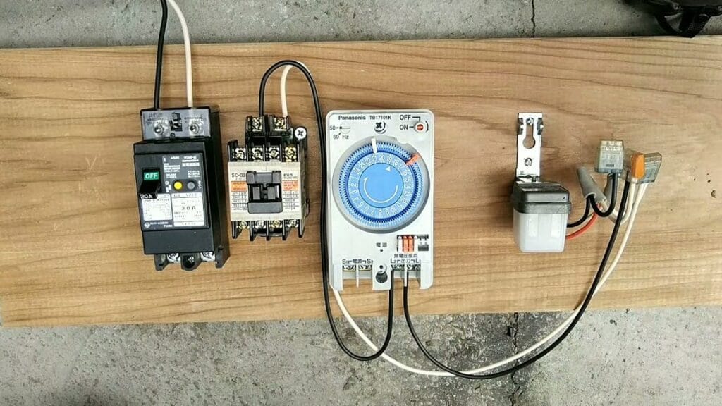サンタさん検出器を自作!マグネットスイッチ活用術 1 e382b5e383b3e382bfe38195e38293e6a49ce587bae599a8e38292e887aae4bd9cefbc81e3839ee382b0e3838de38383e38388e382b9e382a4e38383e38381e6b4bb